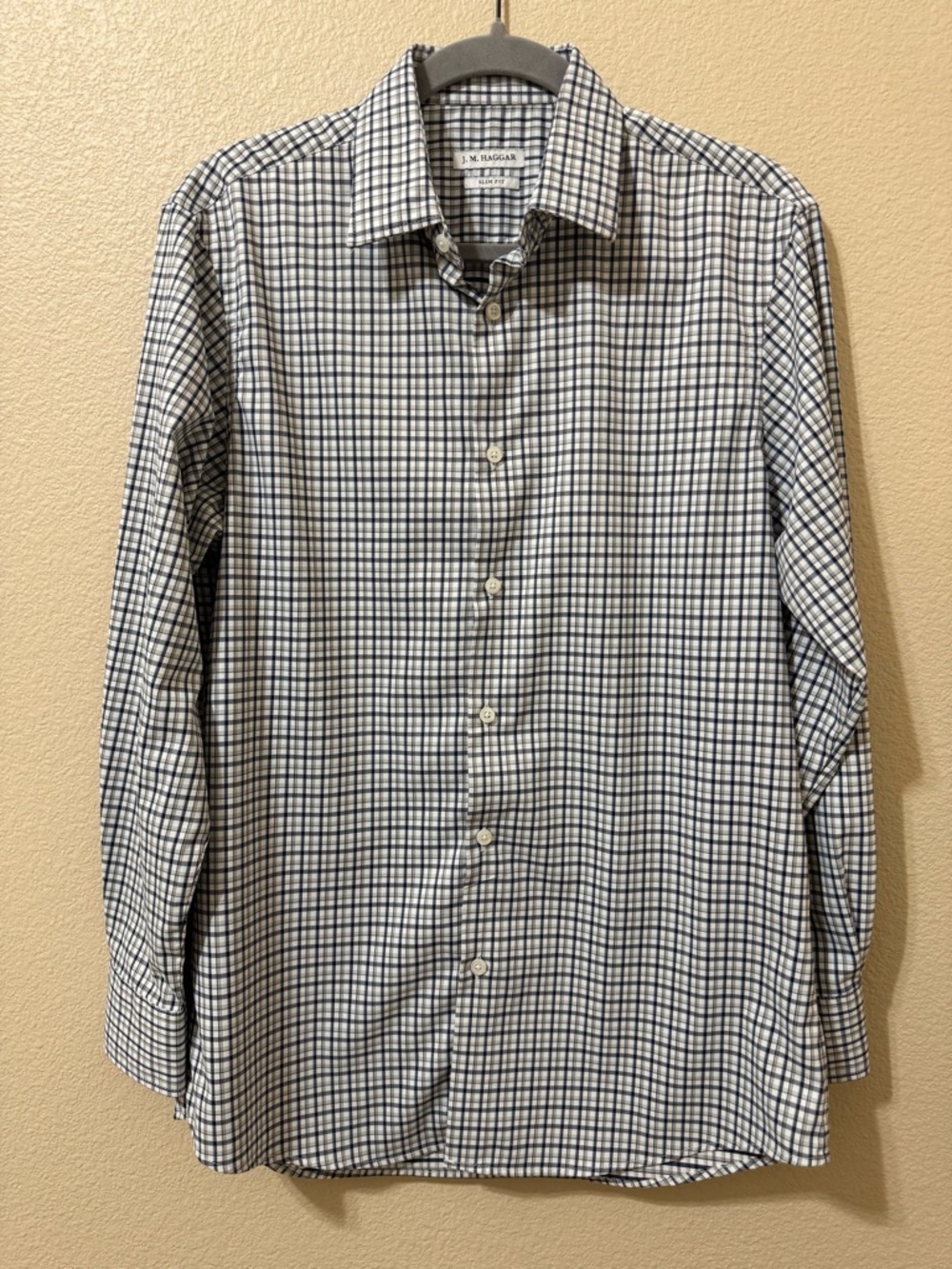 Haggar Men’s Navy and White Check Dress Shirt